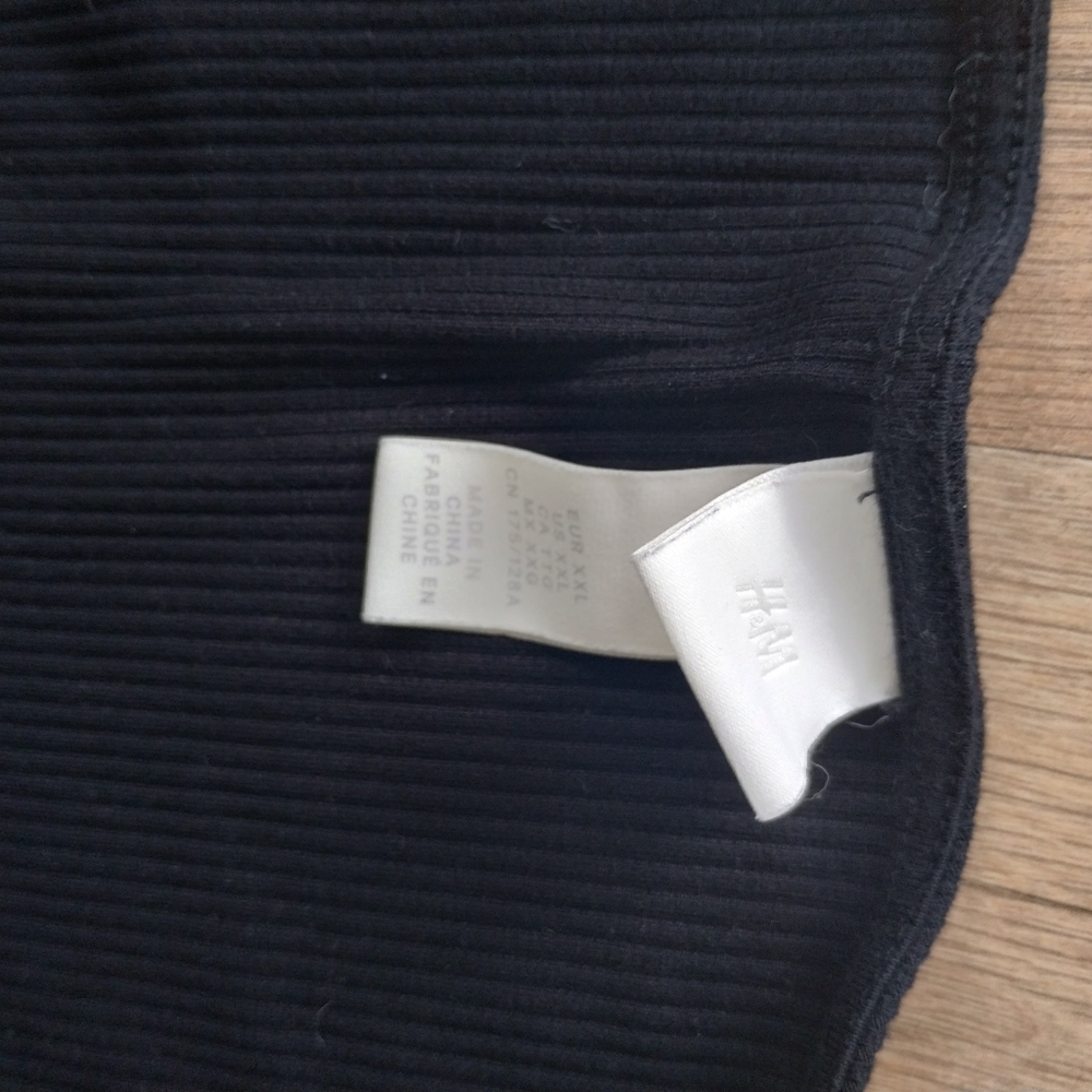 H&M Top - Picture 4 of 4